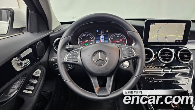 Mercedes-Benz C-Class 2018 — photo 19