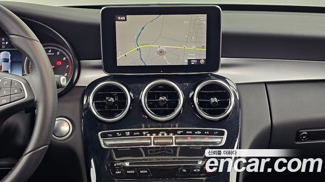 Mercedes-Benz C-Class 2018 — photo 20