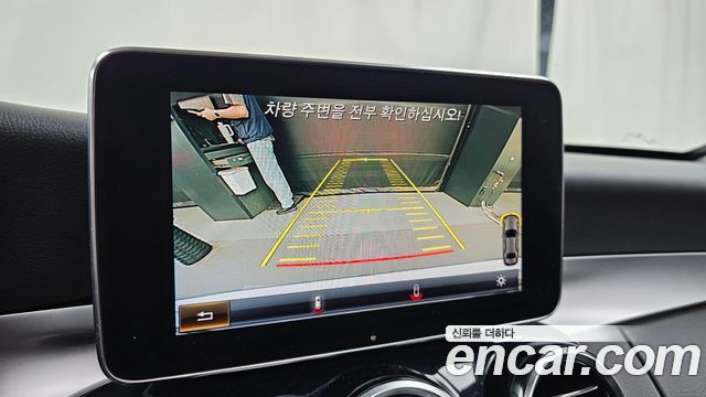Mercedes-Benz C-Class 2018 — photo 21