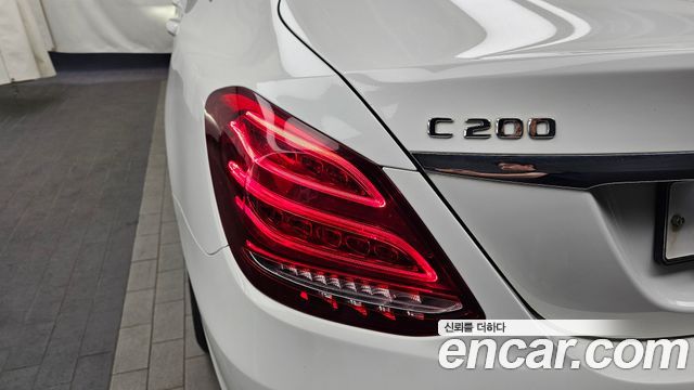 Mercedes-Benz C-Class 2018 — photo 9