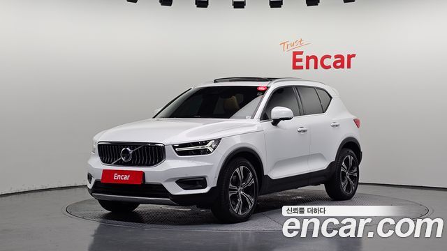 Volvo XC40 2021 — photo 1