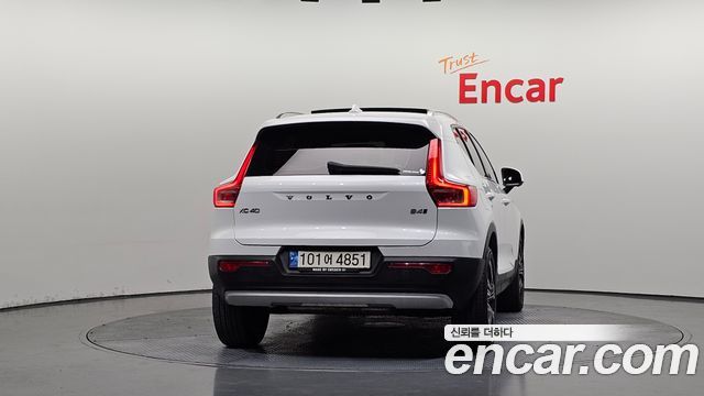 Volvo XC40 2021 — photo 4