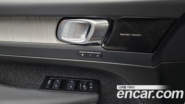Volvo XC40 2021 — photo 13
