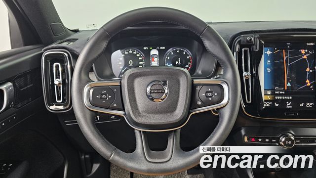 Volvo XC40 2021 — photo 14