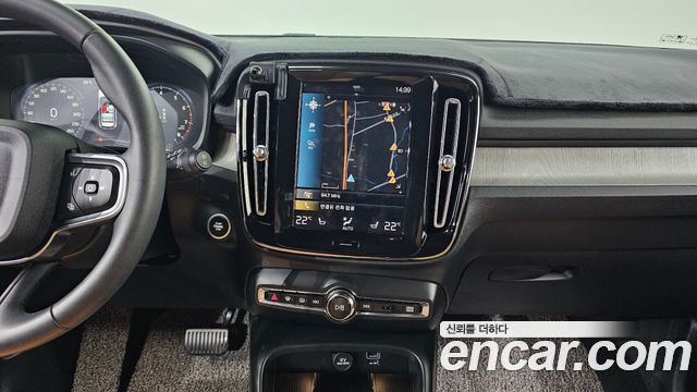 Volvo XC40 2021 — photo 15