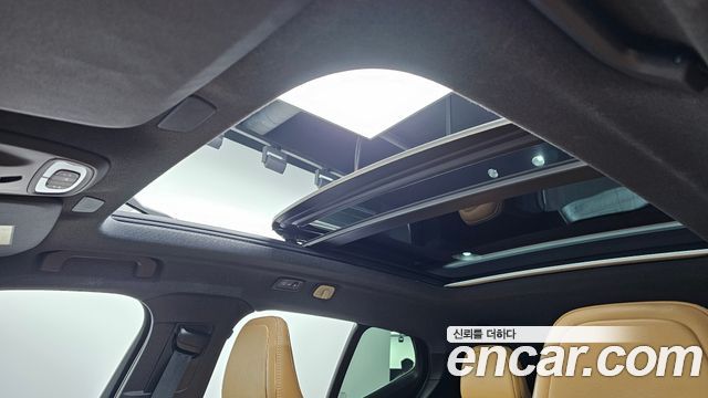 Volvo XC40 2021 — photo 18