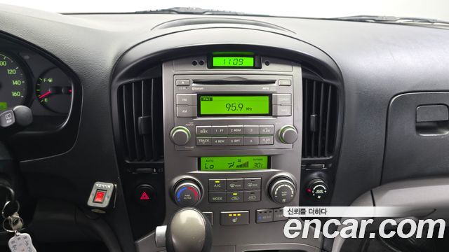 Hyundai Starex 2014 — photo 21