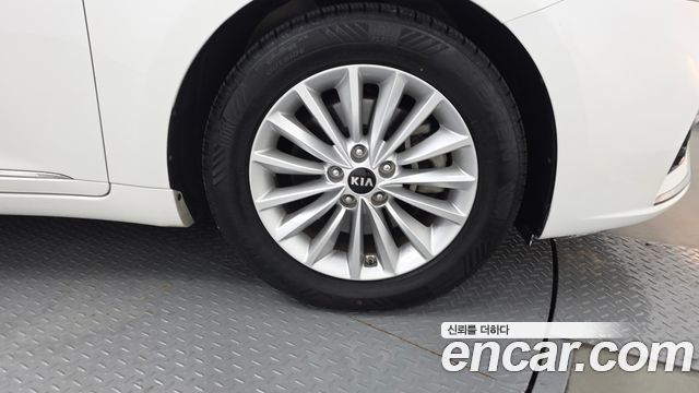 Kia K7 2017 — photo 7