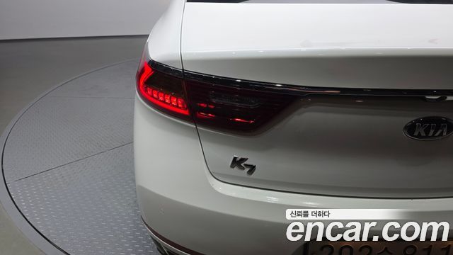 Kia K7 2017 — photo 9