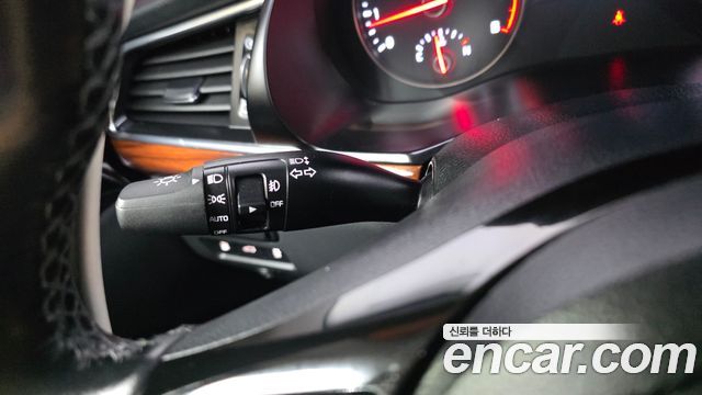 Kia K7 2017 — photo 29