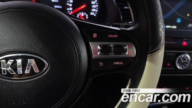 Kia K7 2017 — photo 32