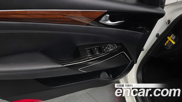 Kia K7 2017 — photo 33
