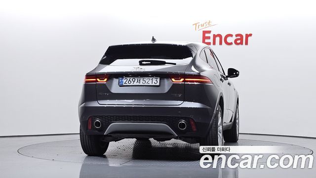 Jaguar E-PACE 2018 — photo 4