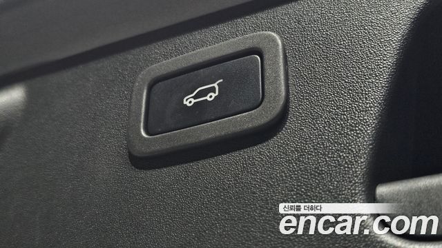 Jaguar E-PACE 2018 — photo 23