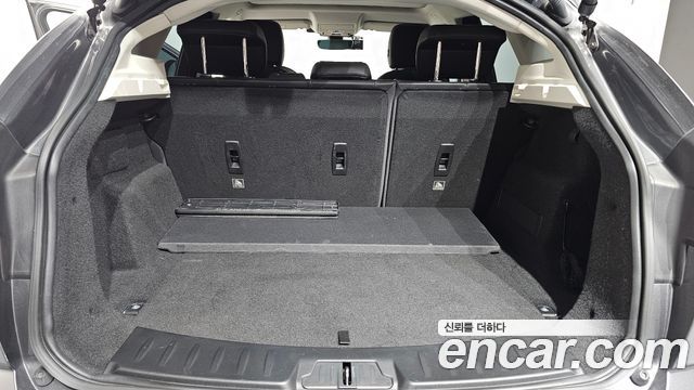 Jaguar E-PACE 2018 — photo 24