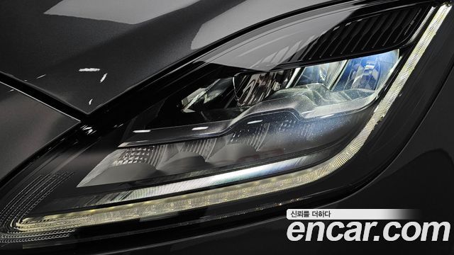 Jaguar E-PACE 2018 — photo 8