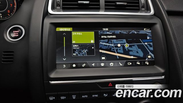 Jaguar E-PACE 2018 — photo 28