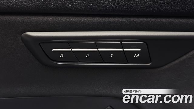 Jaguar E-PACE 2018 — photo 29