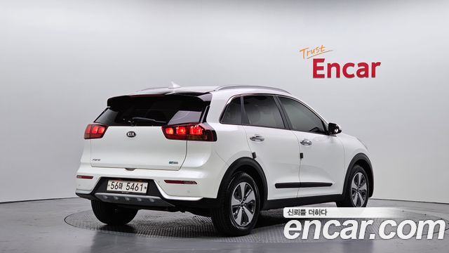Kia Niro 2017 — photo 2