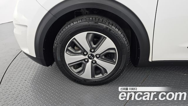 Kia Niro 2017 — photo 5