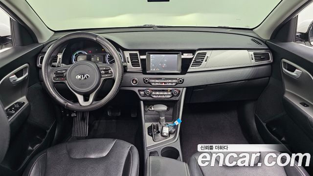 Kia Niro 2017 — photo 10