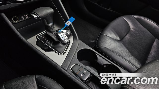 Kia Niro 2017 — photo 12