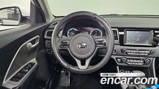 Kia Niro 2017 — photo 18
