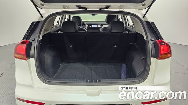 Kia Niro 2017 — photo 26