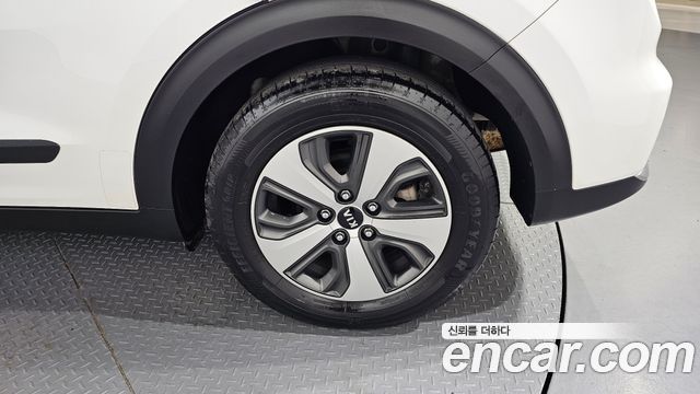 Kia Niro 2017 — photo 7