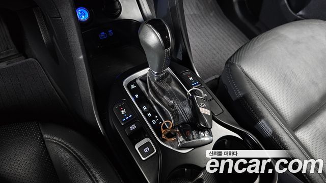 Hyundai Santafe 2018 — photo 12
