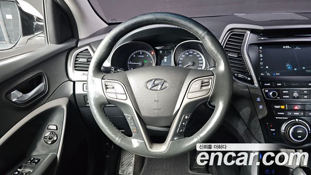 Hyundai Santafe 2018 — photo 18