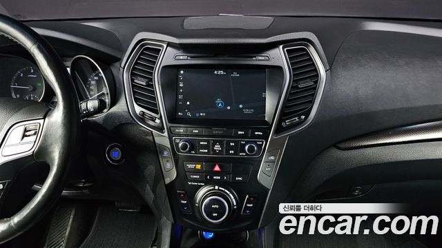 Hyundai Santafe 2018 — photo 19
