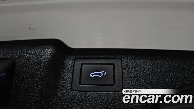 Hyundai Santafe 2018 — photo 23