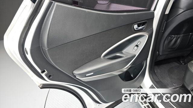 Hyundai Santafe 2018 — photo 15