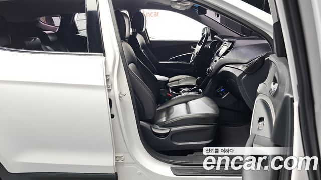 Hyundai Santafe 2018 — photo 16