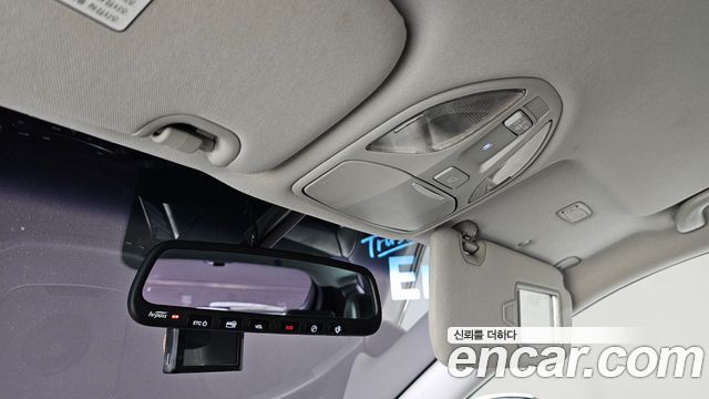Hyundai Santafe 2018 — photo 27