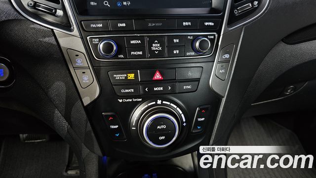 Hyundai Santafe 2018 — photo 31