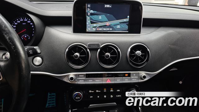 Kia Stinger 2018 — photo 13