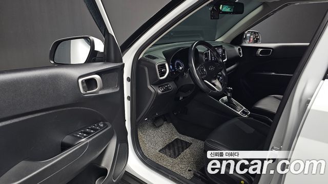 Hyundai Venue 2022 — photo 17