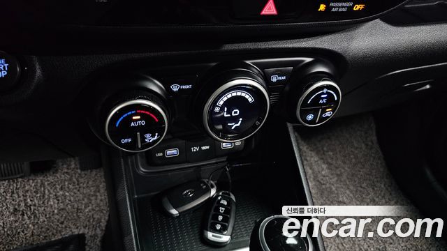 Hyundai Venue 2022 — photo 31