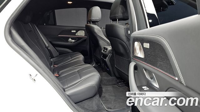 Mercedes-Benz GLE-Class 2026 — photo 12
