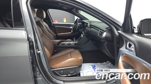 Genesis G70 2018 — photo 12