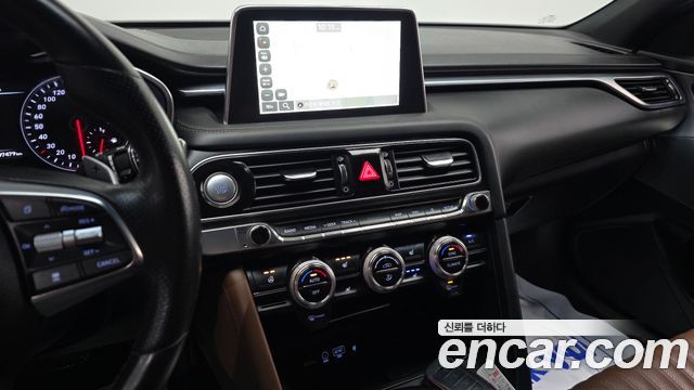 Genesis G70 2018 — photo 16