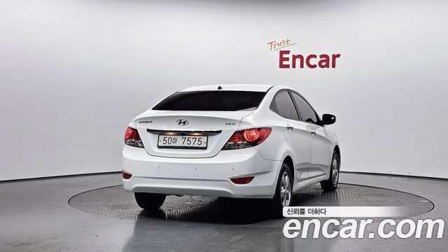 Hyundai Accent 2015 — photo 4