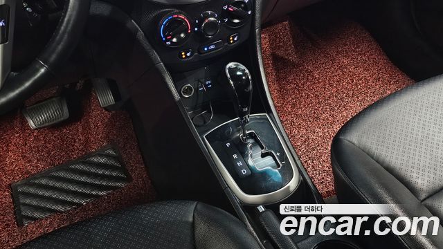 Hyundai Accent 2015 — photo 12