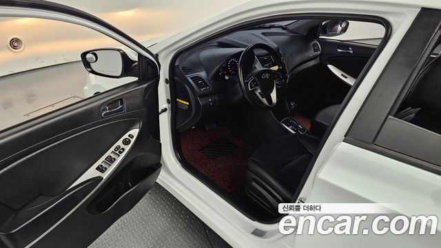 Hyundai Accent 2015 — photo 17
