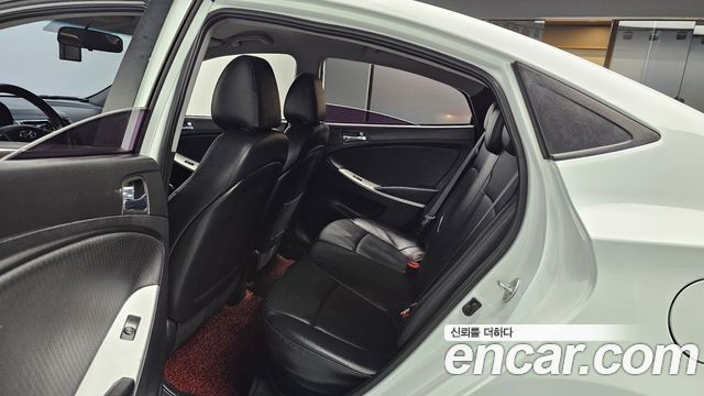 Hyundai Accent 2015 — photo 18