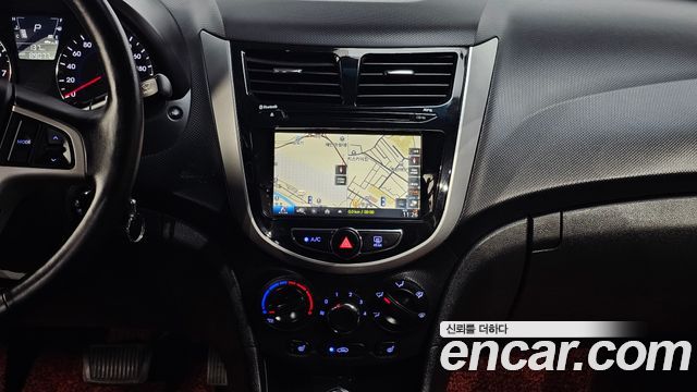 Hyundai Accent 2015 — photo 21
