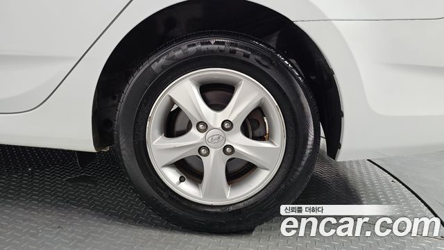 Hyundai Accent 2015 — photo 7
