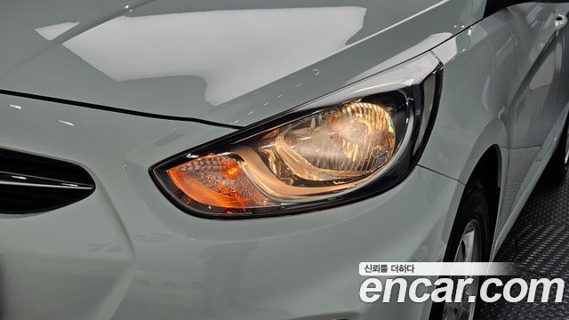 Hyundai Accent 2015 — photo 8